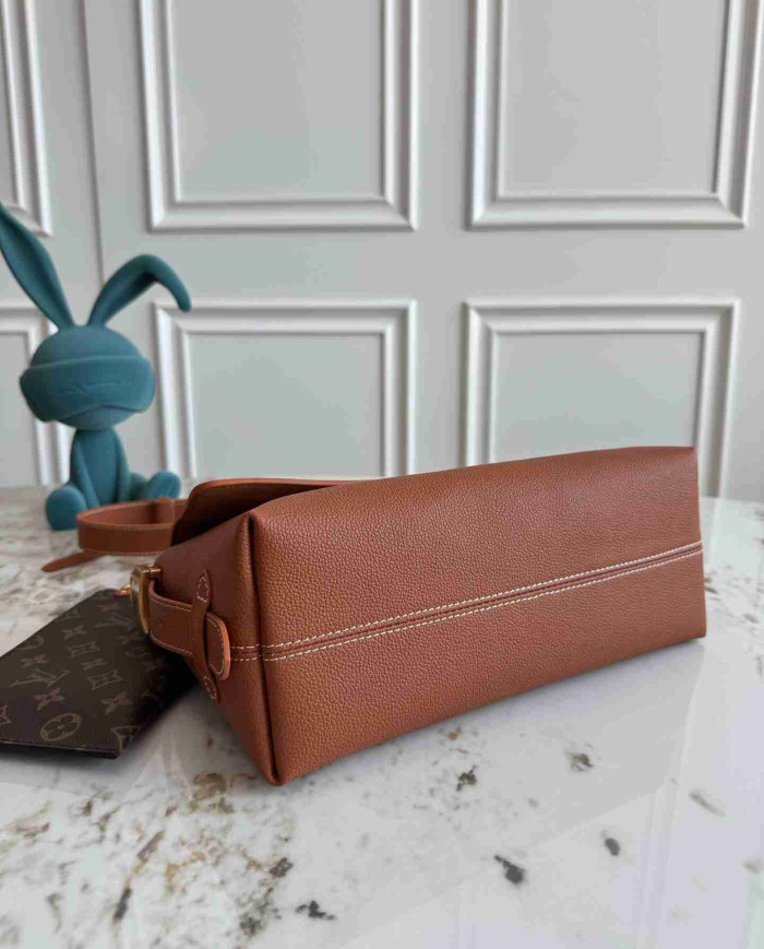 LV Taurillon Leather Locky BB