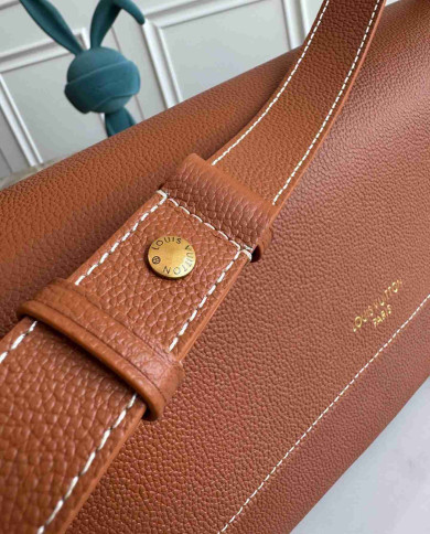 LV Taurillon Leather Locky BB