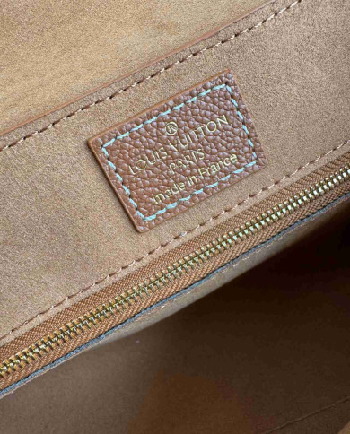 LV Taurillon Leather Locky BB