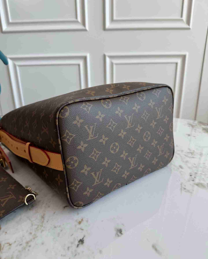 LV Monogram Onthego MM