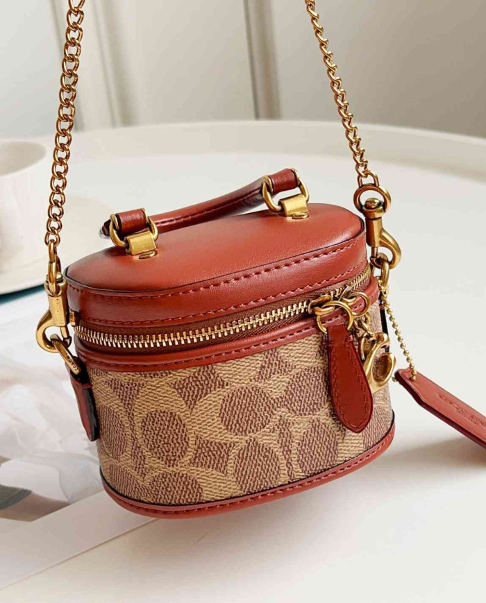 Coach Trail 12 Chain Crossbody