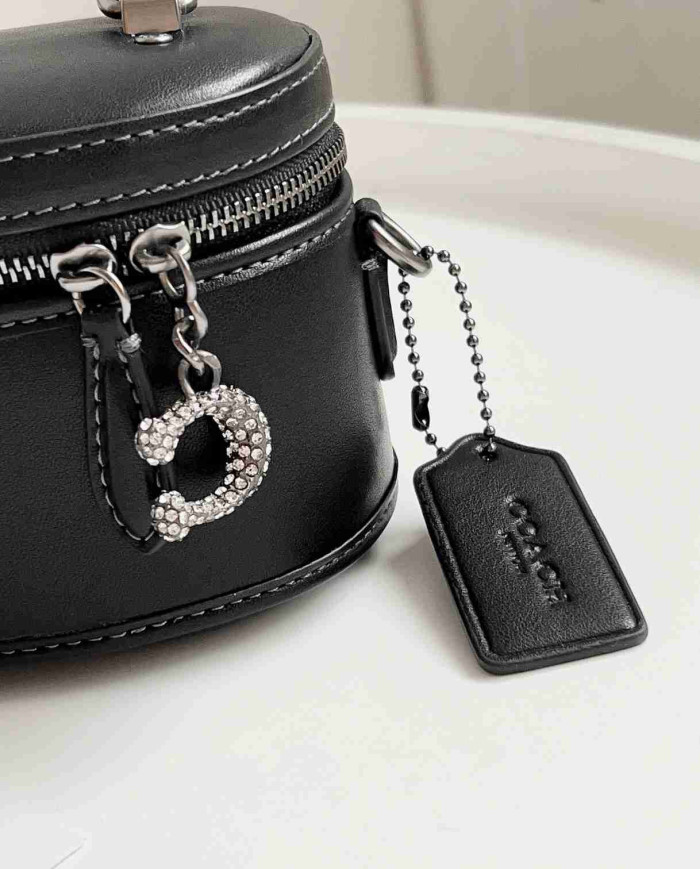 Coach Trail 12 Chain Crossbody