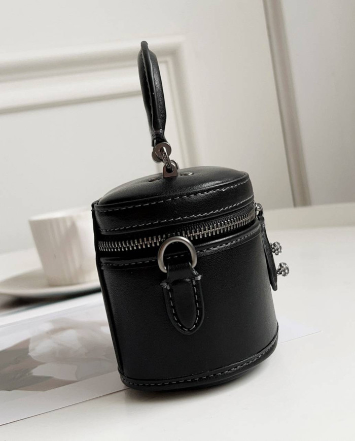 Coach Trail 12 Chain Crossbody