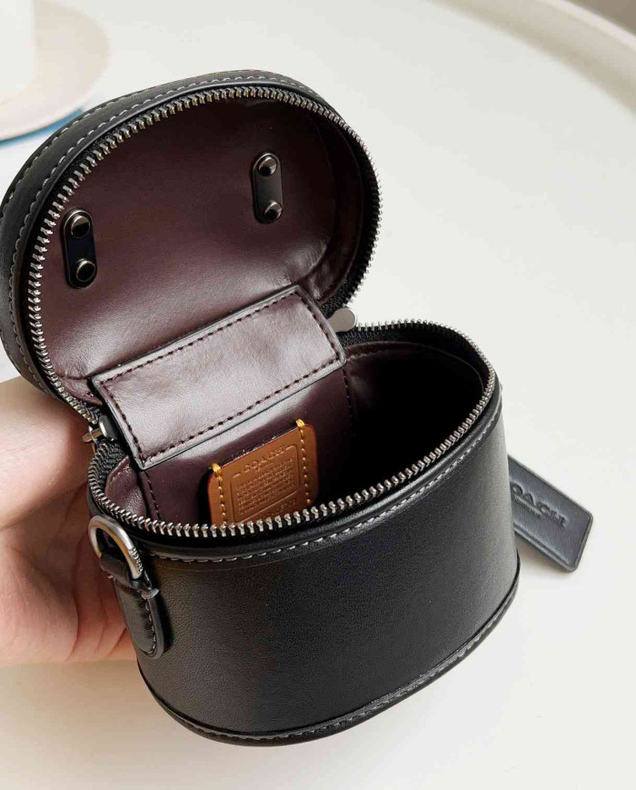 Coach Trail 12 Chain Crossbody