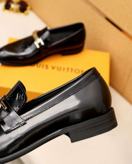Louis Vuitton Men's Business Casual Loafers