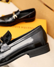Louis Vuitton Men's Business Casual Loafers