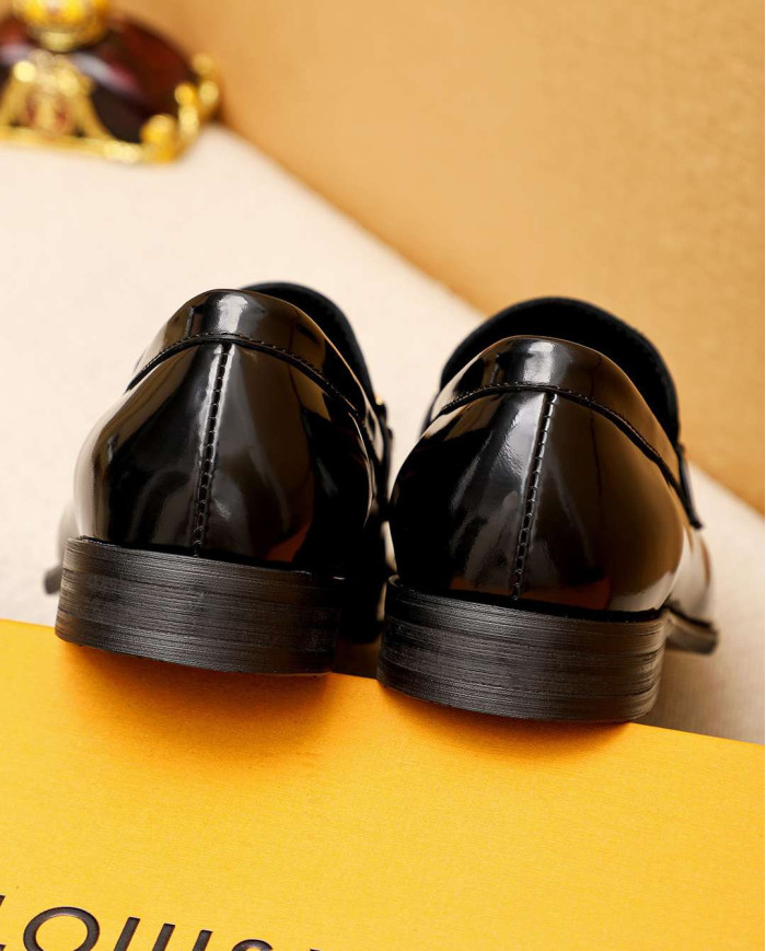 Louis Vuitton Men's Business Casual Loafers