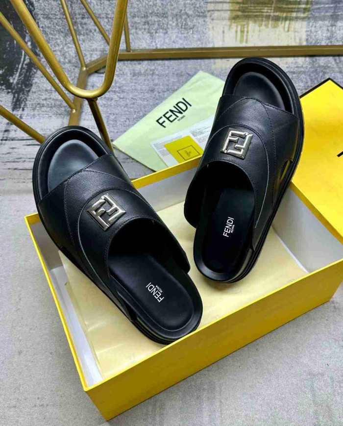 Fendi Men's Leather Slippers