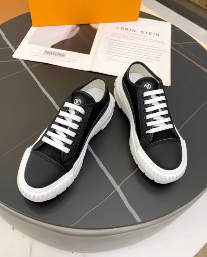 Louis Vuitton Women's Squad Sneakers