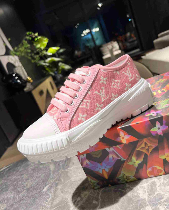 Louis Vuitton Women's Squad Sneakers