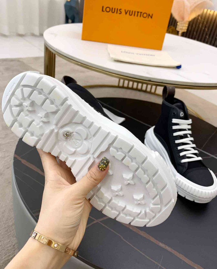 Louis Vuitton Women's Squad Sneakers