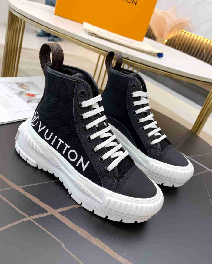 Louis Vuitton Women's Squad Sneakers