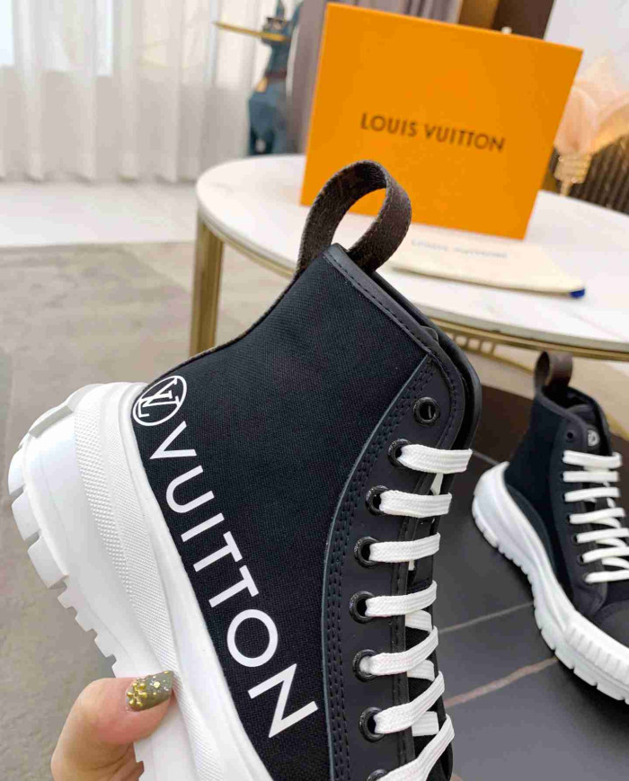 Louis Vuitton Women's Squad Sneakers