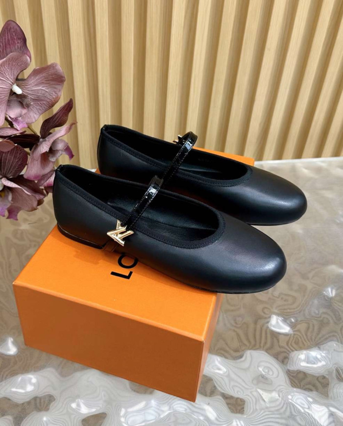 Louis Vuitton Women's Flats