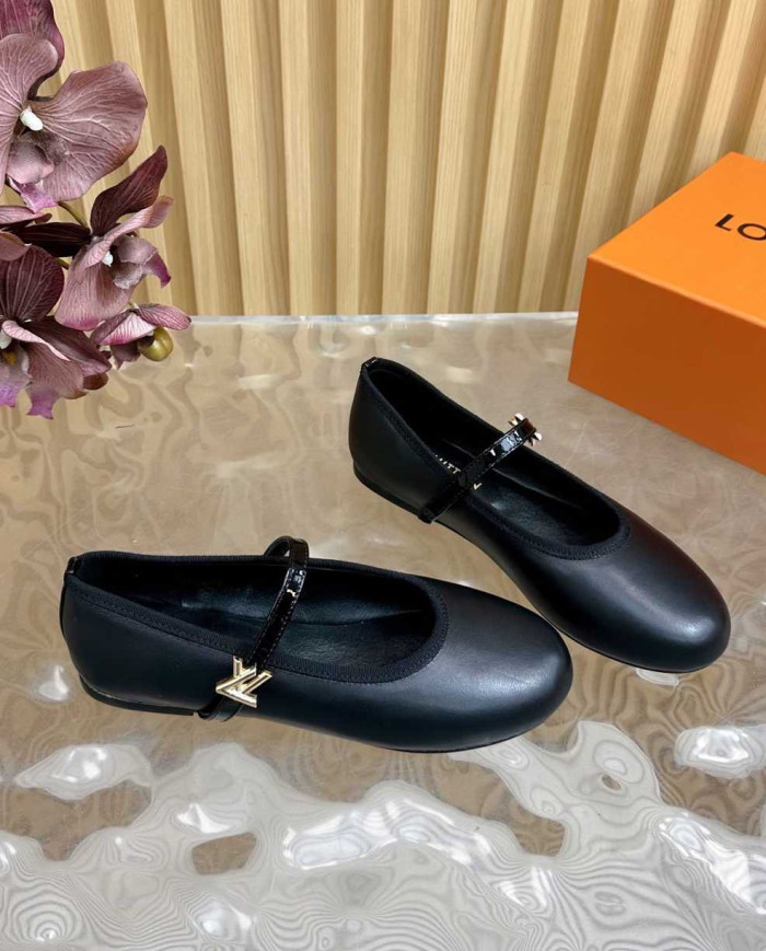 Louis Vuitton Women's Flats