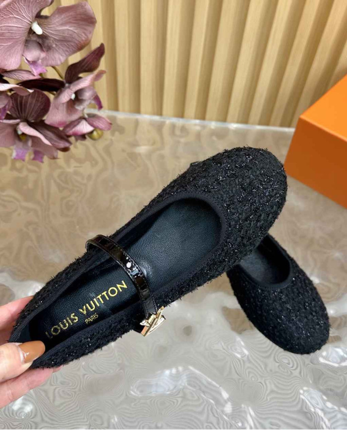 Louis Vuitton Women's Flats