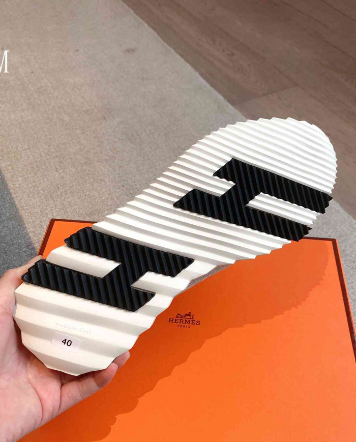 Hermes Bouncing Sneakers