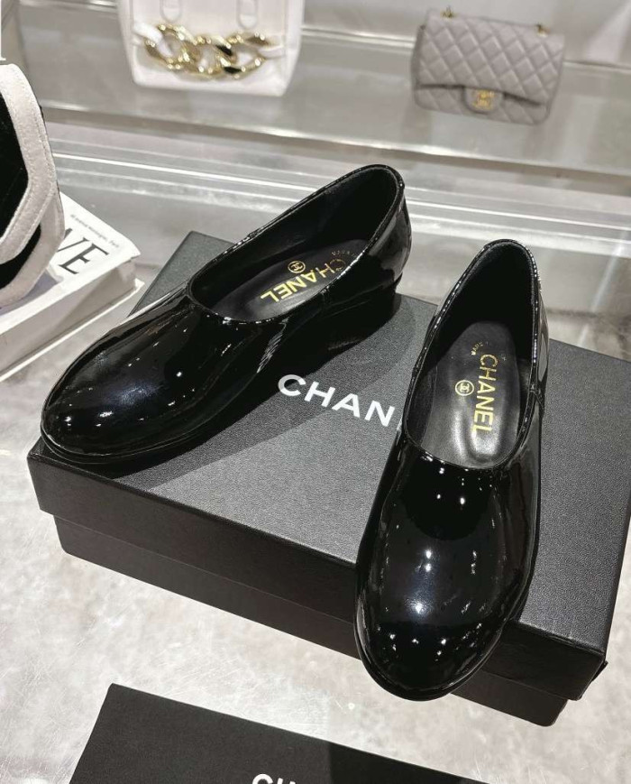 Chanel Women's Patent Leather Flats