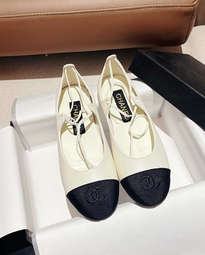 Chanel Women's CC Logo Strap Flats
