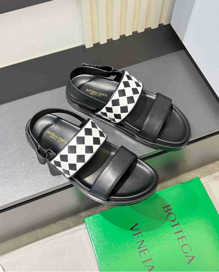 Bottega Veneta Men's Checkered Pattern Sandals