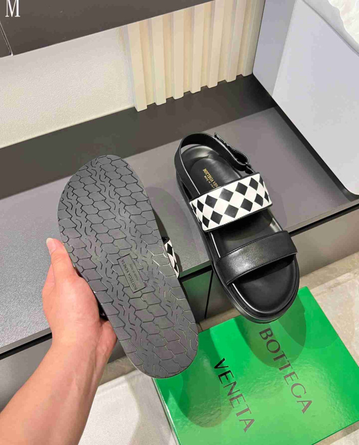 Bottega Veneta Men's Checkered Pattern Sandals