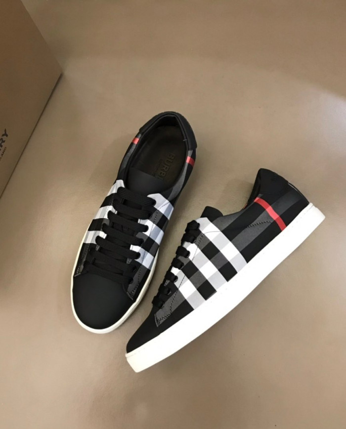 Burberry Classic Plaid Low Top Lace Up Casual Sneakers