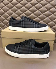 Burberry Classic Plaid Low Top Lace Up Casual Sneakers