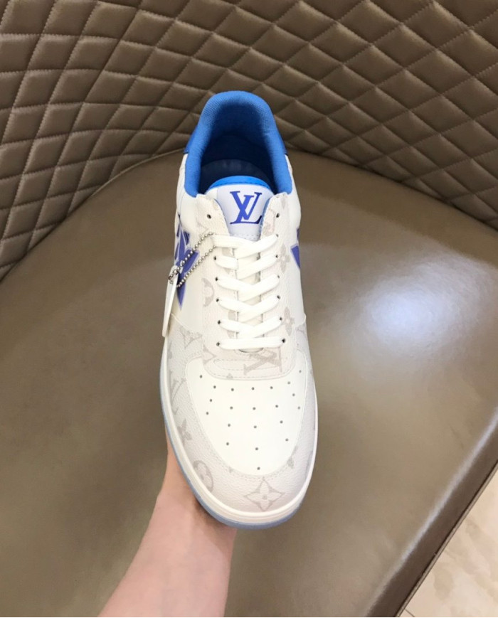 Louis Vuitton Monogram Print Low Top Casual Sneakers