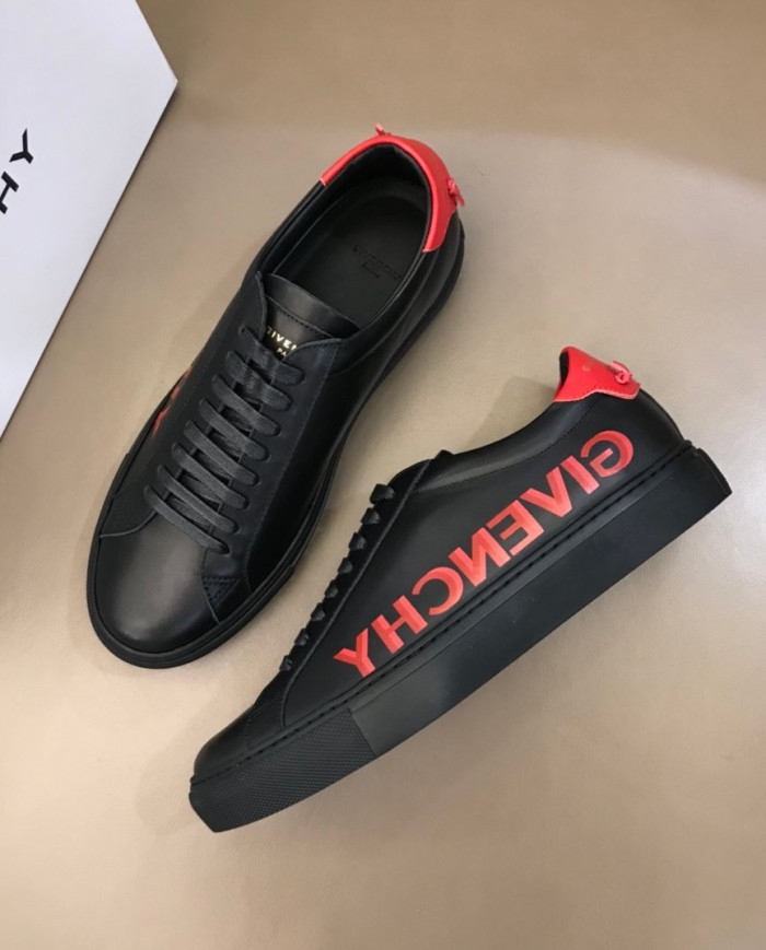 Givenchy Casual Sneakers