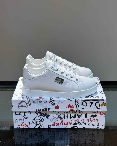 Dolce & Gabbana Metal Logo Casual Sneakers
