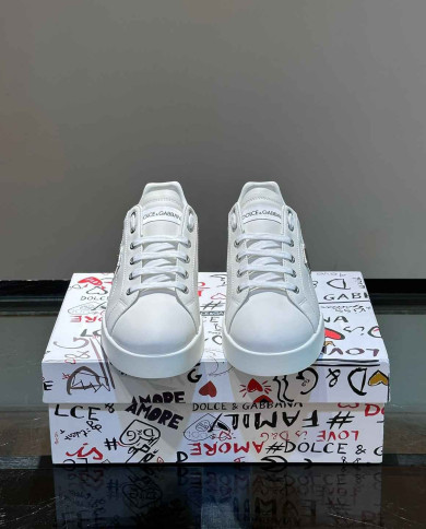 Dolce & Gabbana Metal Logo Casual Sneakers