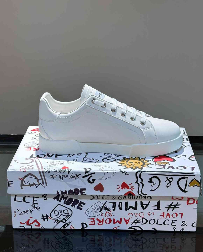 Dolce & Gabbana Metal Logo Casual Sneakers