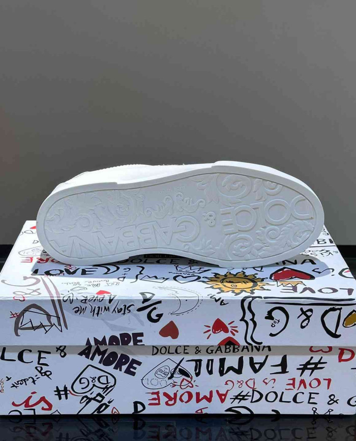 Dolce & Gabbana Metal Logo Casual Sneakers