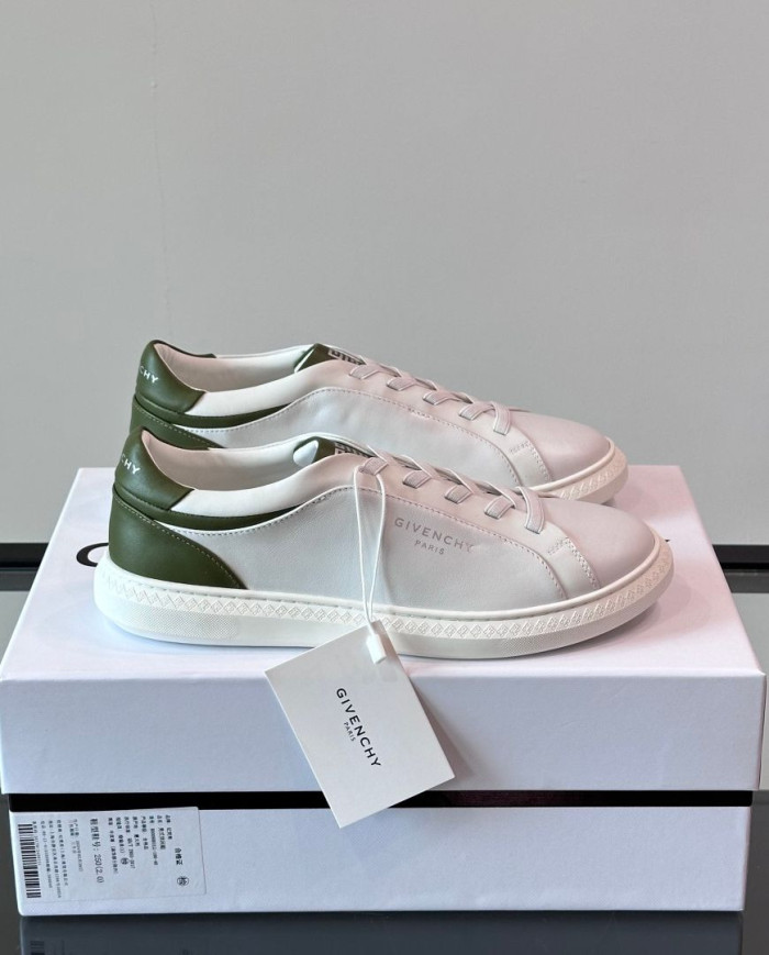 Givenchy GIV Casual Sneakers