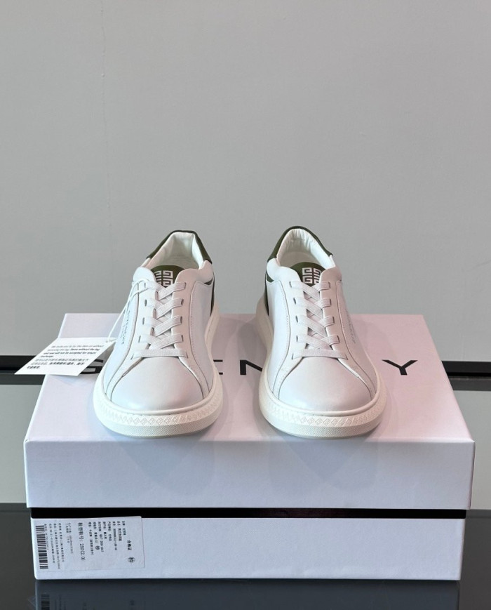 Givenchy GIV Casual Sneakers