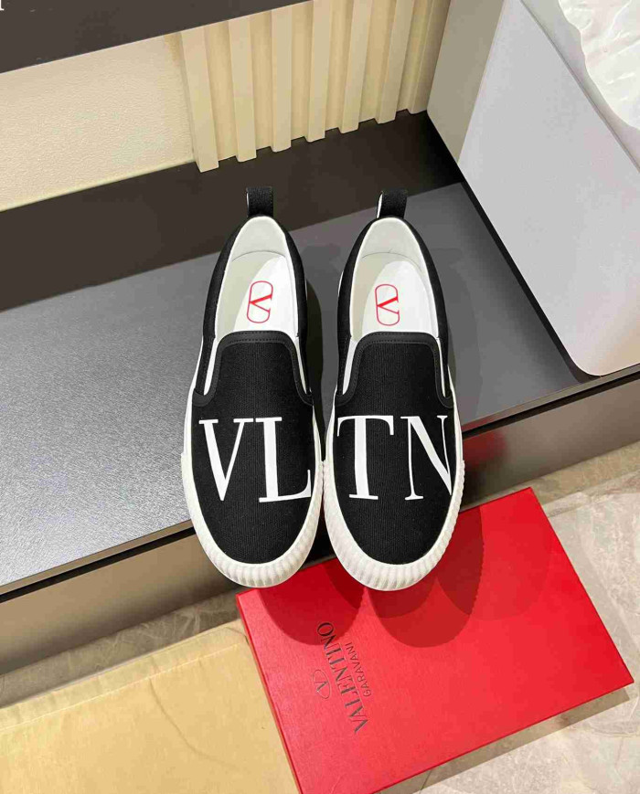 Valentino Garavani VLTN Print Casual Sports Sneakers