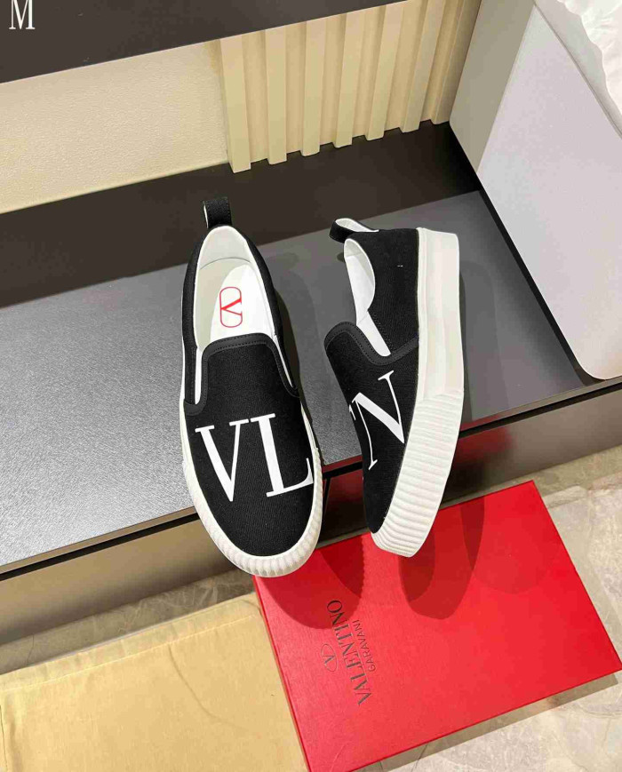 Valentino Garavani VLTN Print Casual Sports Sneakers