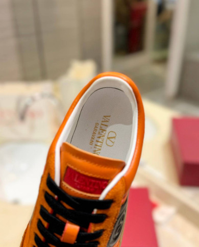 Valentino Garavani Upvillage Low Top Casual Sneakers