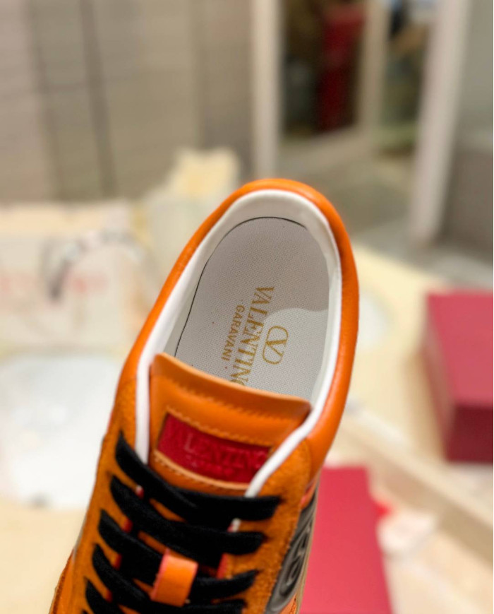 Valentino Garavani Upvillage Low Top Casual Sneakers