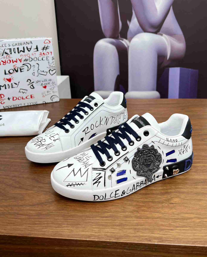 Dolce & Gabbana Graffiti Print Casual Sneakers
