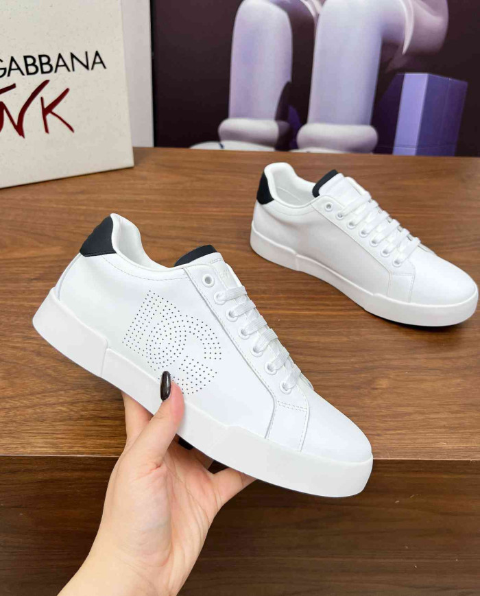 Dolce & Gabbana Classic Perforated Logo Casual Sneakers